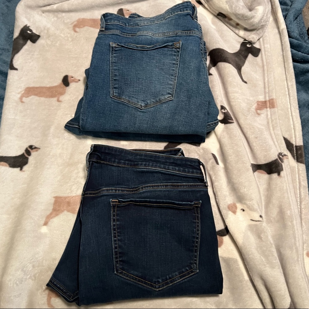 4 Pairs of Old Navy Womens Jeans